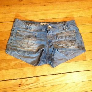 L.e.i Low Rise Shorts