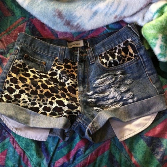 Denim - Leopard print high waist shorts