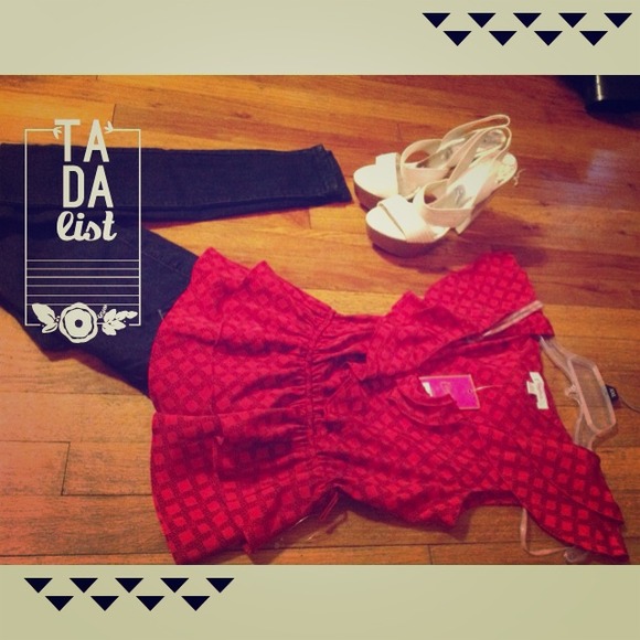 💕Candie’s | Red Graphic Blouse