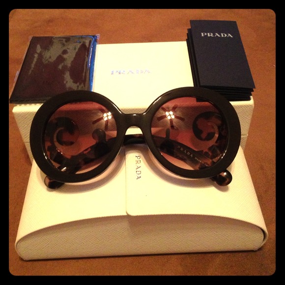 💢SOLD💢 Authentic Prada sunglasses