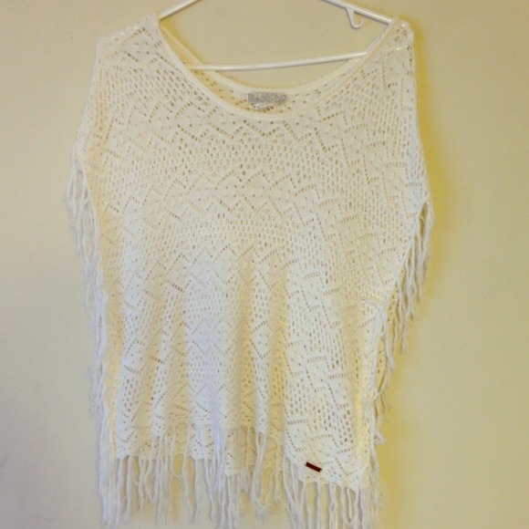 Cute Fringe Short Sleeve Billabong Top - Picture 1 of 1