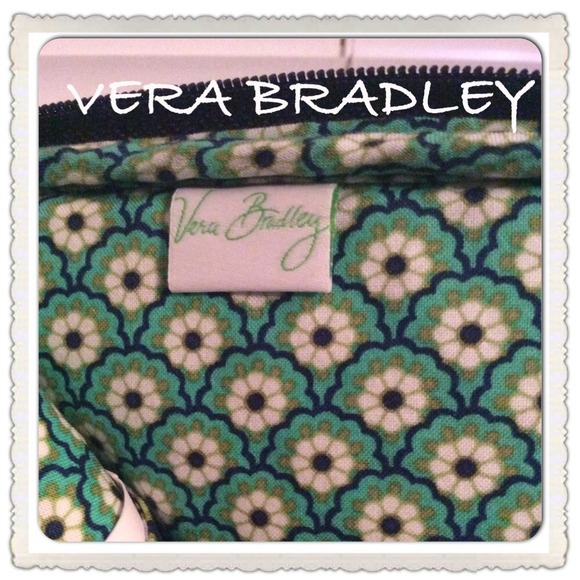 💋💯% Vera Bradley tablet sleeve - Picture 3 of 3