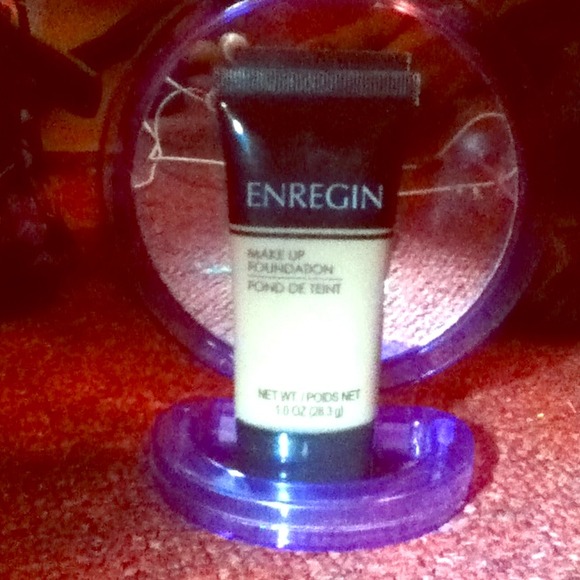 Enregin Makeup Foundation/Fond De Teint - Picture 1 of 1