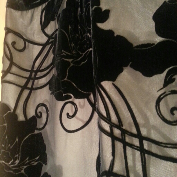 NWT White House, Black Market size 2 - Picture 3 of 4