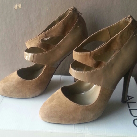 ALDO Heels w/Zipper on back - Picture 3 of 4