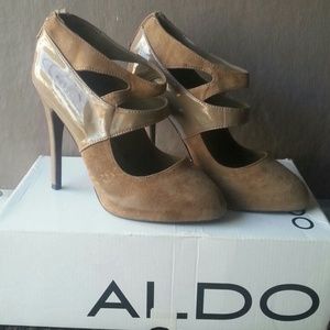 ALDO Heels w/Zipper on back