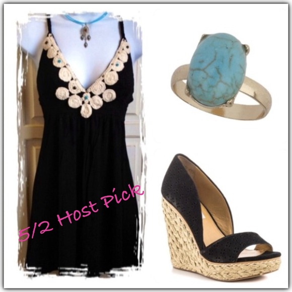 ✨HP✨ Black Racer Back Empire Long Tank / Cover-Up