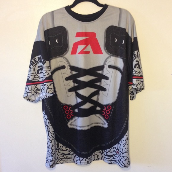 over sized sneaker - Picture 3 of 4