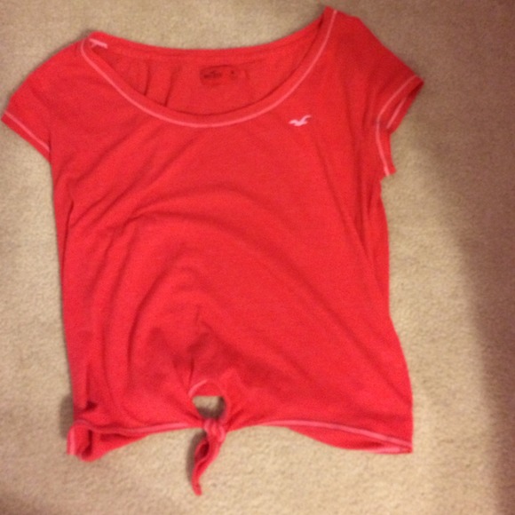 Super cute hollister shirt