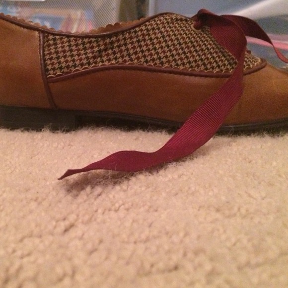 I'm also thinking about selling these shoes - Picture 2 of 3