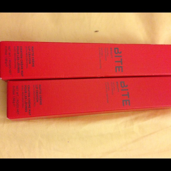 Sold out!!Bite beauty matte creme lip crayon