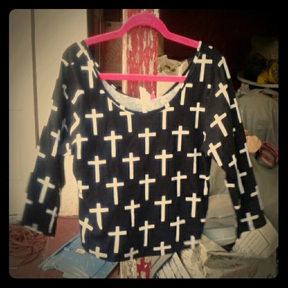 Cross Mid-Arm Crop Top
