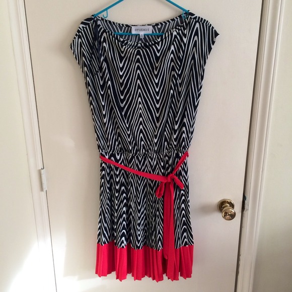 ❌SOLD❌ Black White & Coral Chevron Dress