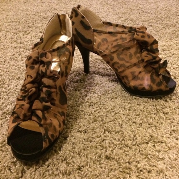 Leopard heels
