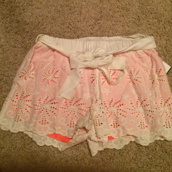 Brand new eyelit over lay short! - Picture 1 of 2
