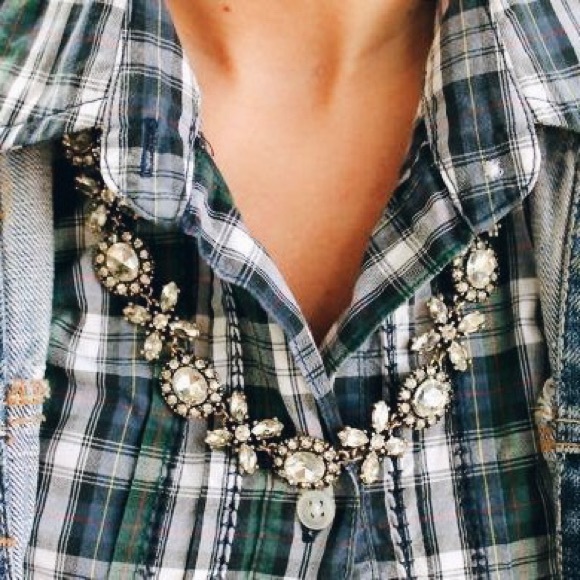 Karis' Kloset Jewelry - Jewelry | Crystal xoxo necklace