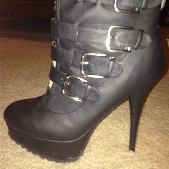 Look alike Burberry boots seen on Kim Kardashian