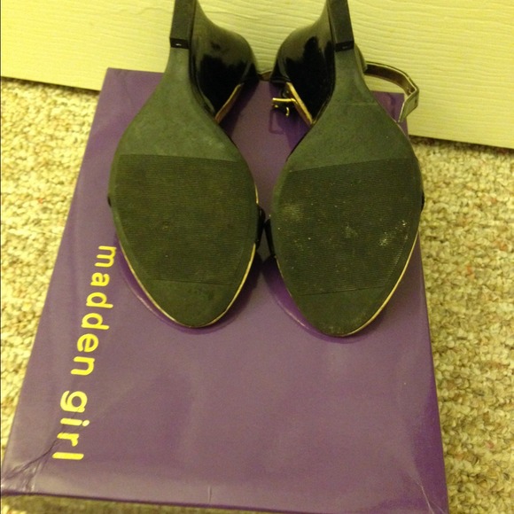 Black Sandals - Picture 4 of 4