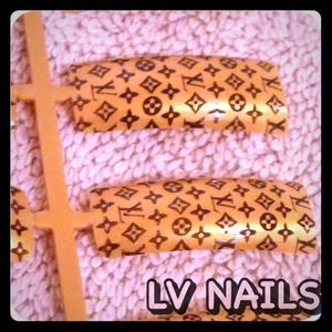 Gold and Black Nail Tips💅