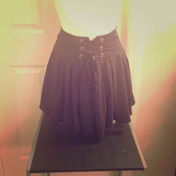 Dresses & Skirts - skirts