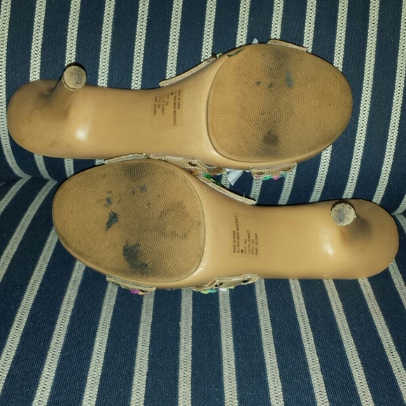 BAKERS Wood Heels Sandals Sequin Accent Size 9B - Picture 4 of 4