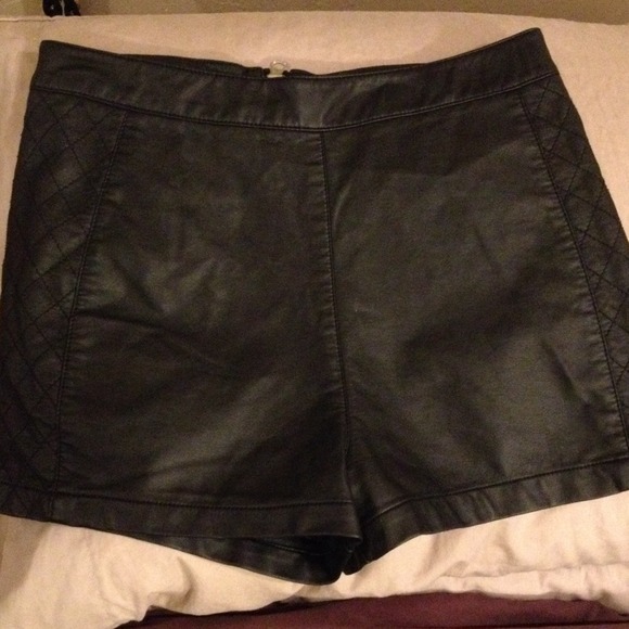 Cute Black leatherette High Waist shorts