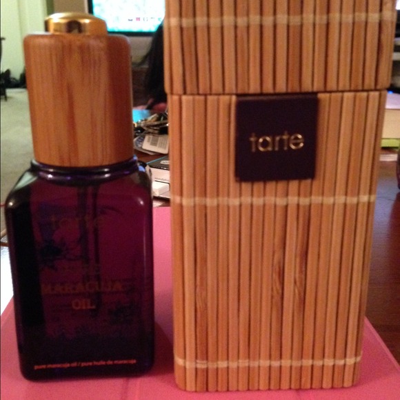 Tarte Maracuja oil