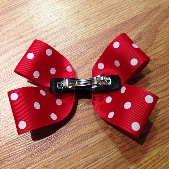 Disney's Minnie Mouse Hair Bow - Picture 2 of 4