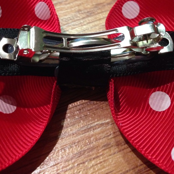 Disney's Minnie Mouse Hair Bow - Picture 3 of 4