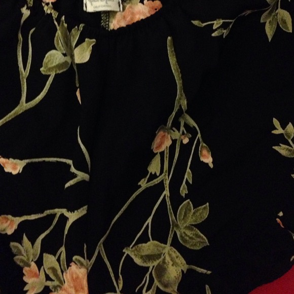 🚫SOLD🚫 Vodi + free BM bows ties - Picture 2 of 3