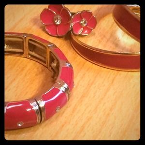 Pink jewelry set. 💖