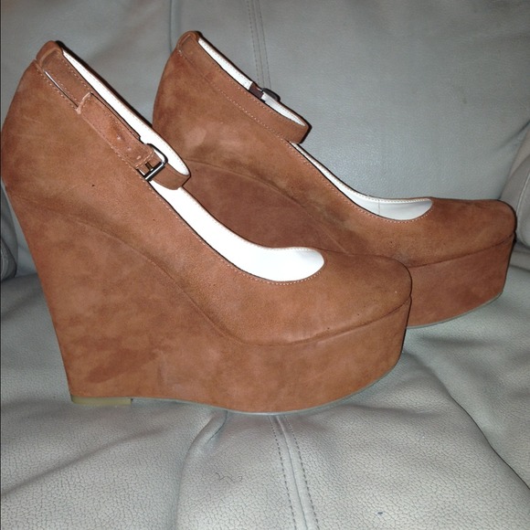 Boutique 9 suede platform shoe - Picture 1 of 4