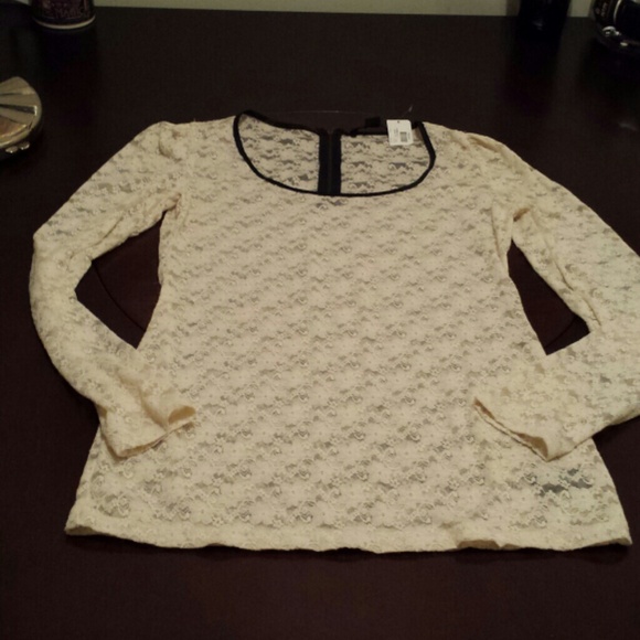 Lace cream color long sleeve blouse - Picture 1 of 4