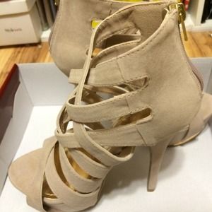 Brand new heals never been worn