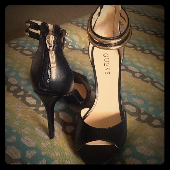 🎉🎉🎉🎉HP 5/17 HP🎉🎉🎉🎉🎉Guess ankle strap heel