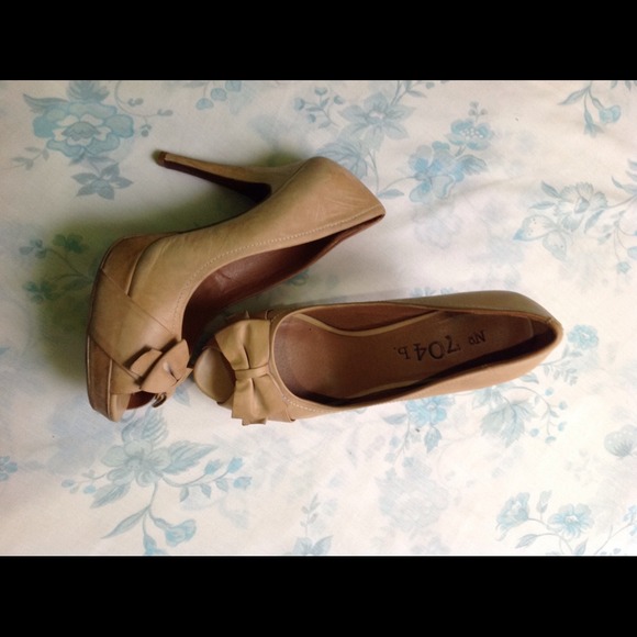 38 Heels good condition