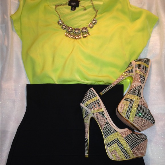 Shoes - SOLD Beautiful jeweled shoes sparkle like crazy