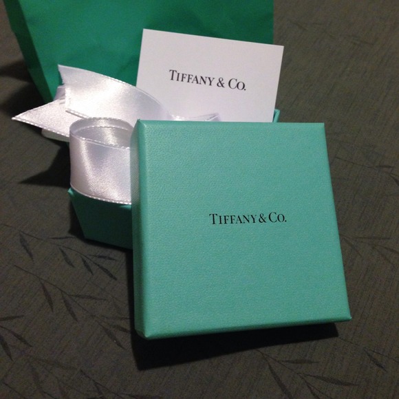 Tiffany hediye kutusu Tiffany hediye kutusu