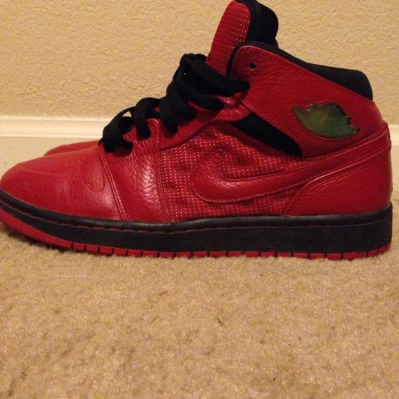 Jordan Retro 1 - Picture 2 of 4