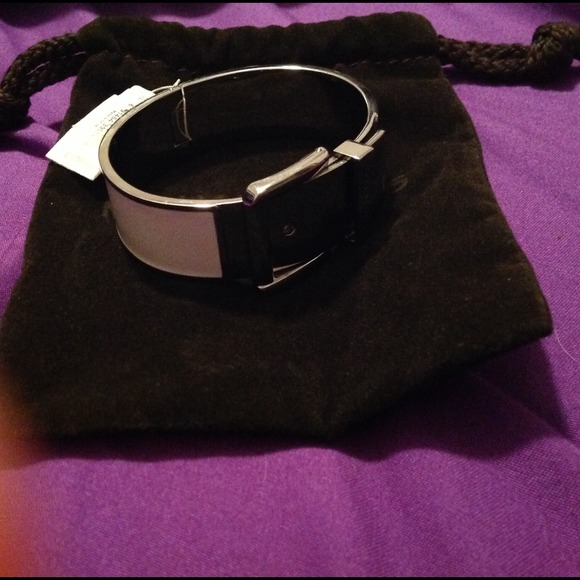 Michael kors belt bracelet - Picture 2 of 4
