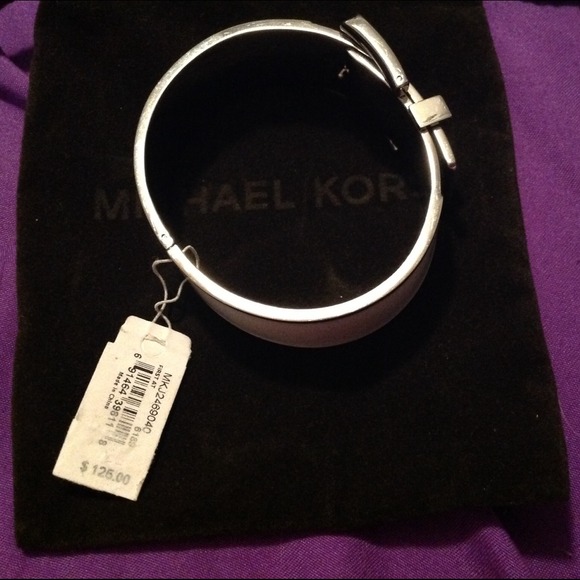 Michael kors belt bracelet - Picture 3 of 4