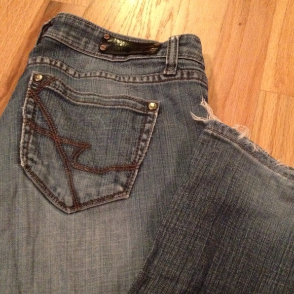 Kenneth Cole Jeans - Picture 3 of 4