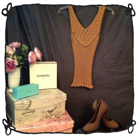 🚫SOLD🚫Cute D & G sleeveless top size S - Picture 2 of 3