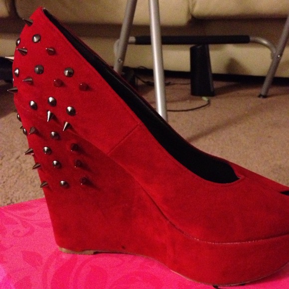 ❌❌❌SOLD❌❌❤RED HEELS❤ - Picture 2 of 4