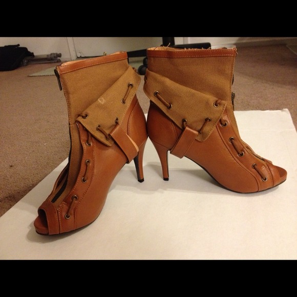 SEXY Brown Booths🎀FLASH⚠SALE🎀 - Picture 2 of 4