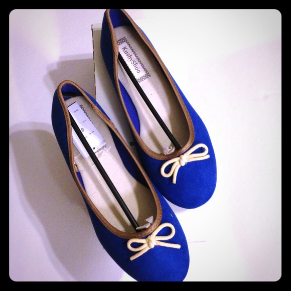 🎉2 Color Flats Pink & Teal - Picture 2 of 3