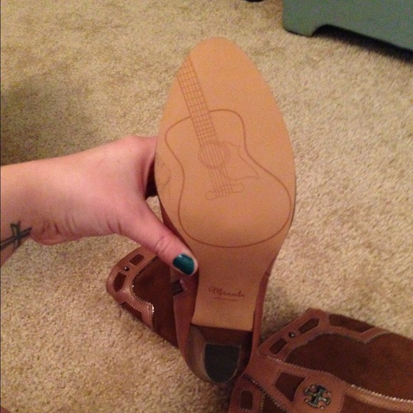 Cowboy boots! - Picture 3 of 3