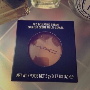 M.A.C Pure Sculpture **Limited Edition