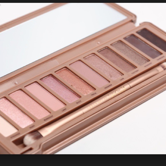 NAKED 3