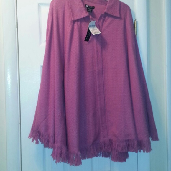 Beautiful Pink Light Weight Poncho!